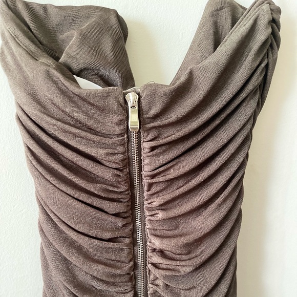 STRAPLESS RUCHED MIDI DRESS - Picture 3 of 5